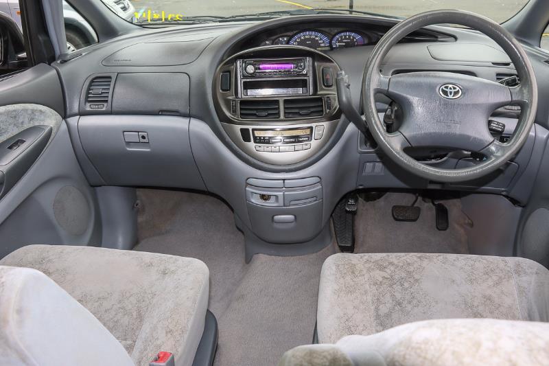 2001 TOYOTA TARAGO