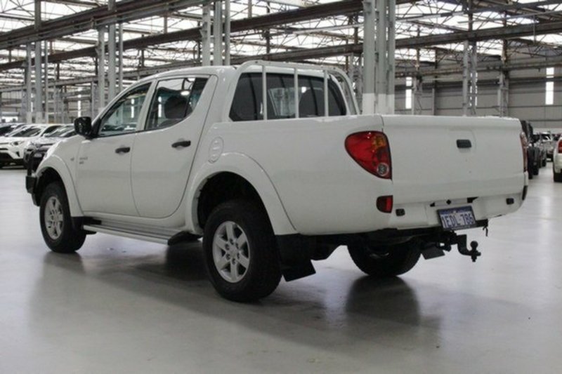 2013 MITSUBISHI TRITON GLX (4x4) MN MY13