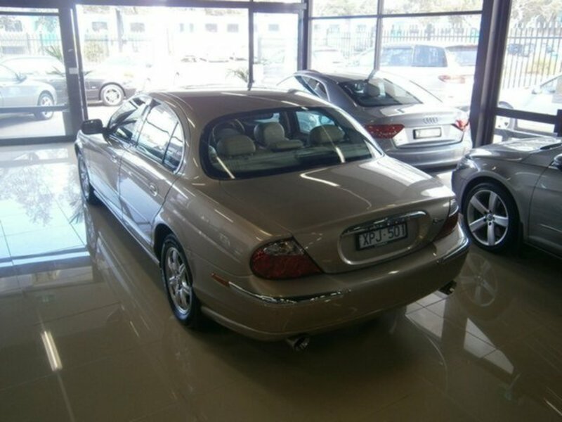 2000 JAGUAR S TYPE V8 SE