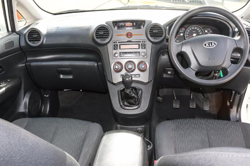 2008 KIA RONDO UN