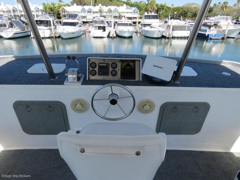 Explorer 40 Powercat