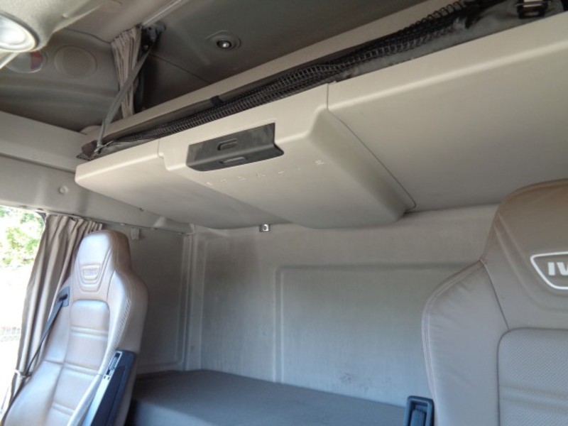 2015 IVECO Stralis 560 E5 Truck