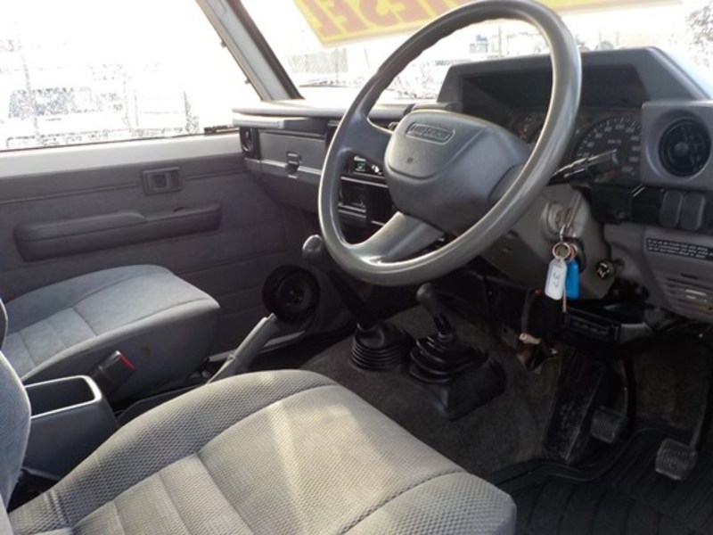 2005 TOYOTA LANDCRUISER RV HDJ79R