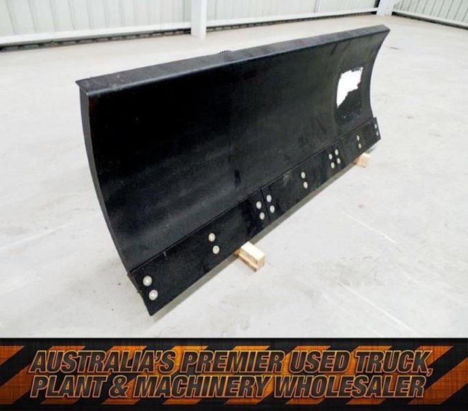 2016 WORKMATE 1830MM DOZER BLADES