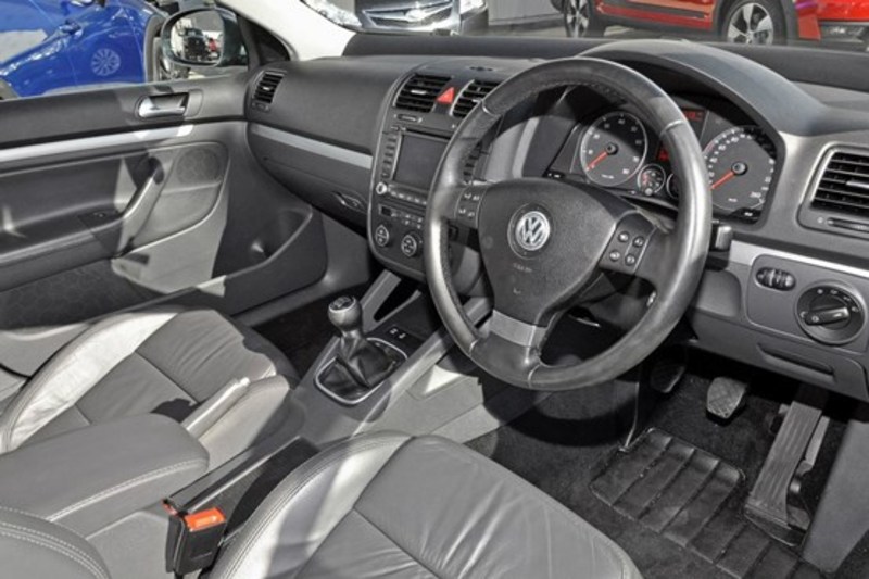 2007 VOLKSWAGEN JETTA FSI 1KM MY07