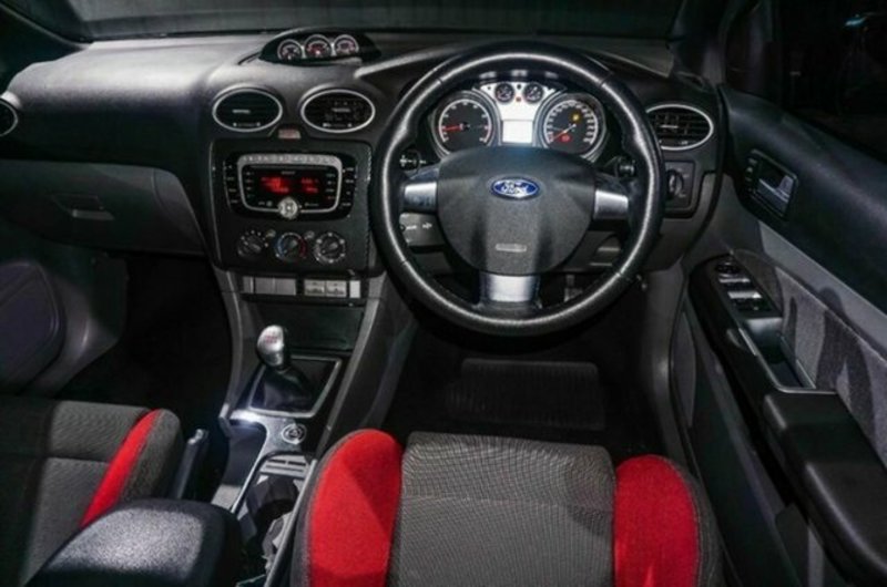 2010 FORD FOCUS XR5 TURBO LV