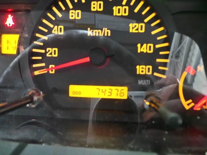 2010 ISUZU NPR200