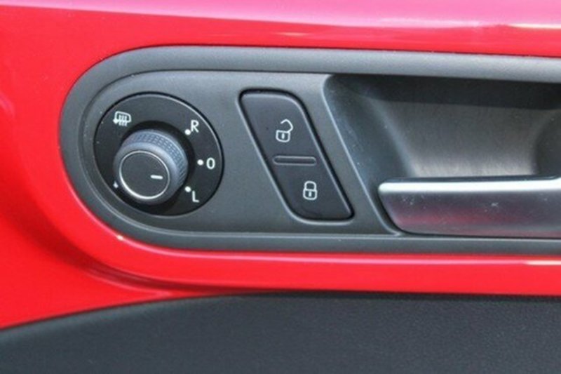 2014 VOLKSWAGEN BEETLE 1L MY15