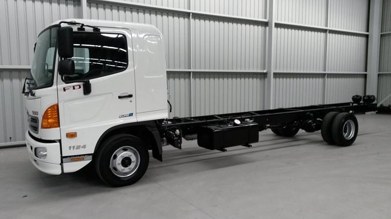2015 HINO FD1124XL 500