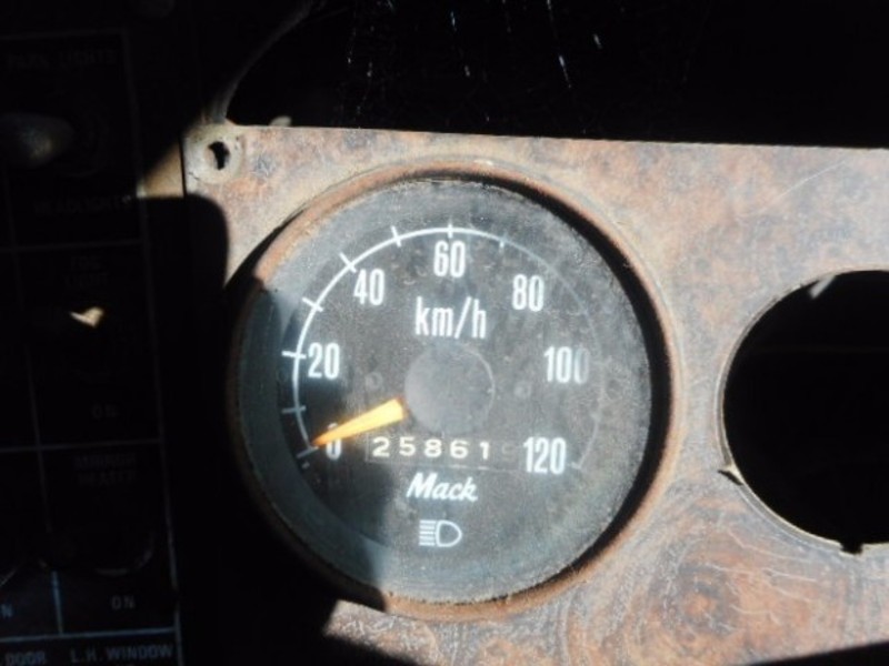 1983 MACK CRUISE-LINER Prime Mover CRUISE-LINER Truck