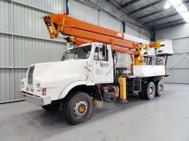 1987 CUSTOM CARRIER Truck