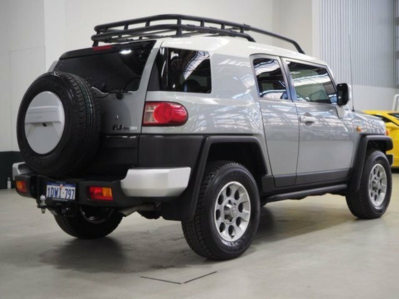 2012 TOYOTA FJ CRUISER GSJ15R