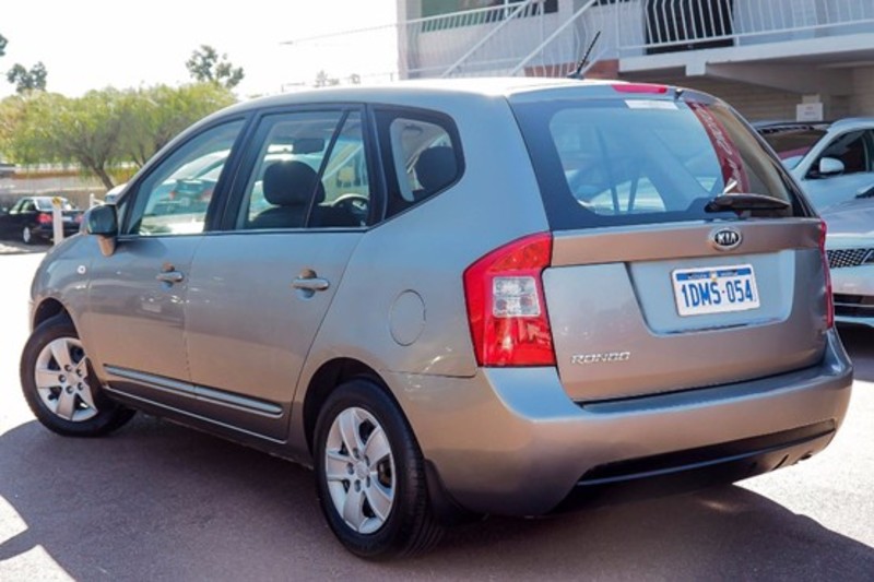 2010 KIA RONDO LX UN