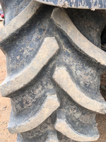 JOHN DEERE 6530 Tractor