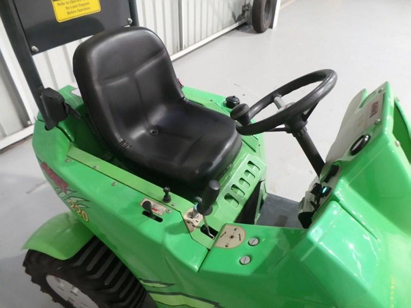 AVANT 220 WHEEL LOADER