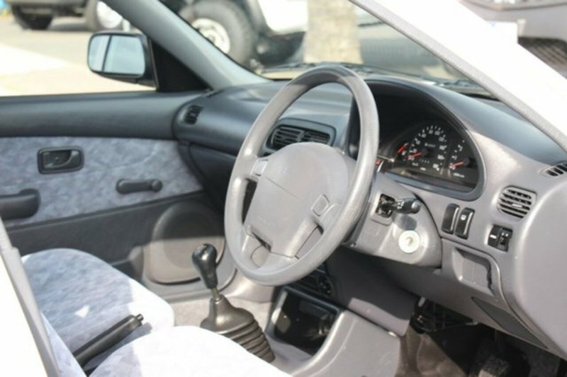 1999 DAIHATSU CHARADE TS