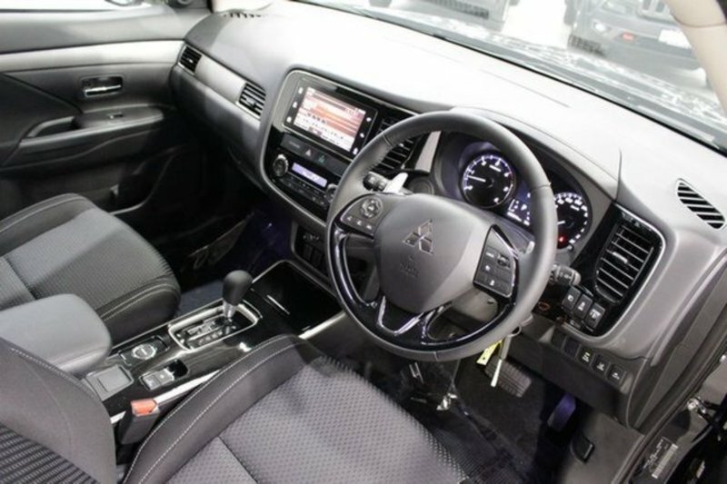 2016 MITSUBISHI OUTLANDER LS SAFETY PACK (4x4) 7 SEATS ZK MY17