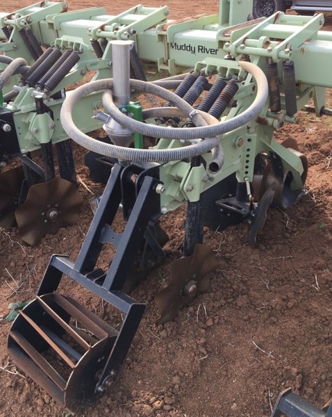 Orthman 1TRipR Tillage Equip