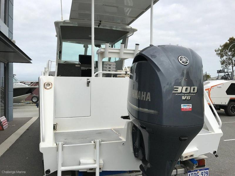Bruce Boats Oceanrider 8M XL Fishing Deck