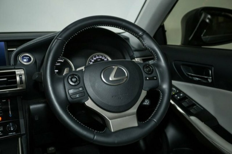 2014 LEXUS IS300h LUXURY HYBRID AVE30R MY15