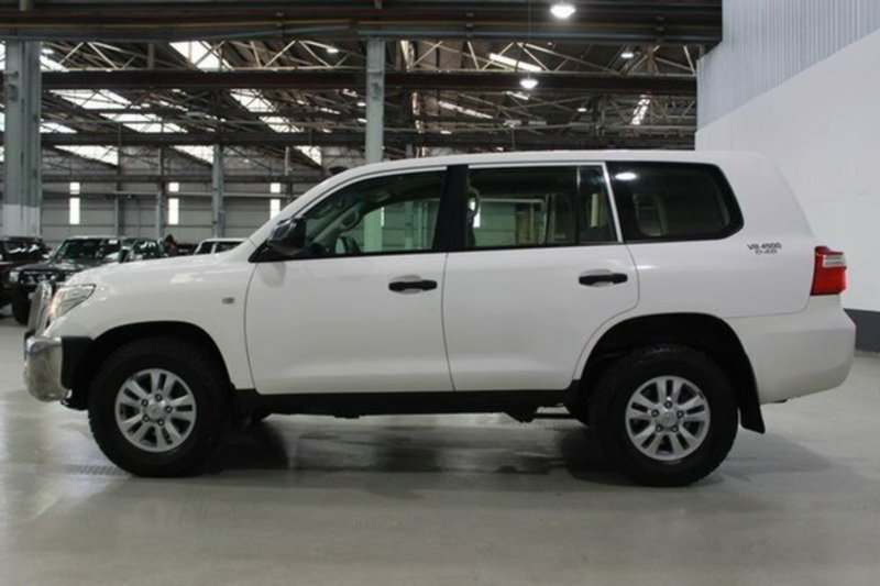 2012 TOYOTA LANDCRUISER GX (4x4) VDJ200R
