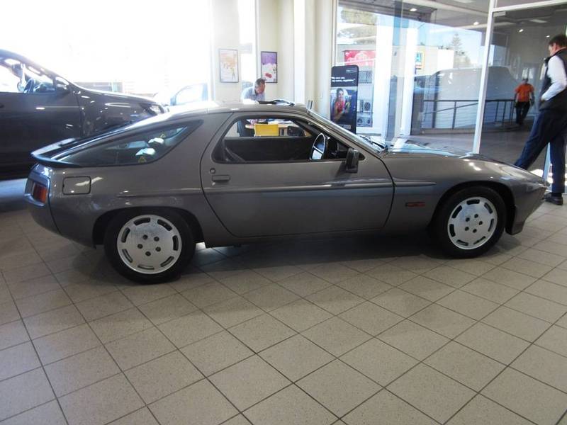 1986 PORSCHE 928 S