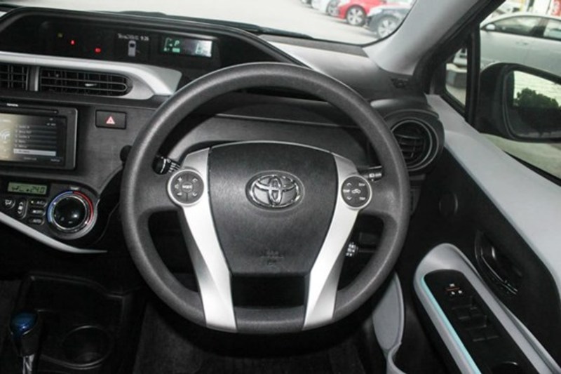 2013 TOYOTA PRIUS C E-CVT NHP10R
