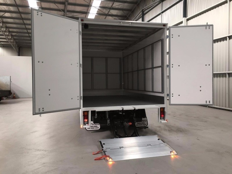 2016 FUSO Canter 515 METROLite Canter 515 Truck