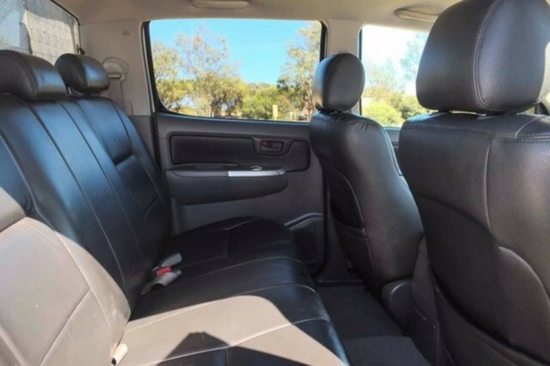 2012 TOYOTA HILUX SR5 (4x4) KUN26R MY12
