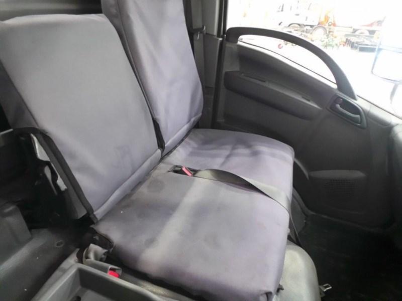 2010 ISUZU NPR200