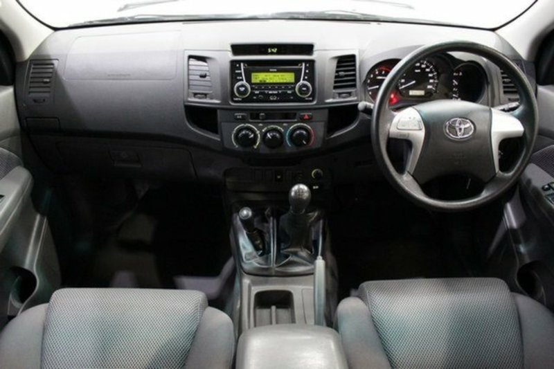 2013 TOYOTA HILUX SR (4x4) KUN26R MY12