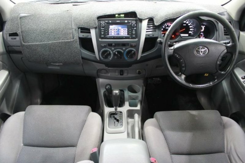 2009 TOYOTA HILUX SR5 (4x4) KUN26R 09 UPGRADE