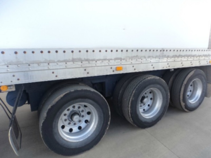 1996 Lucar Refrigerated Van Semi Trailer