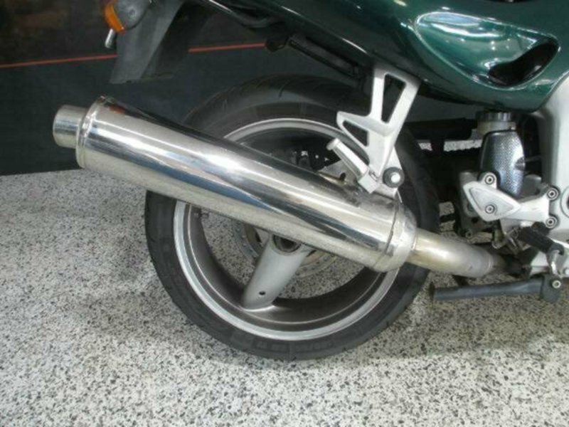 2002 TRIUMPH SPRINT ST (955) Road