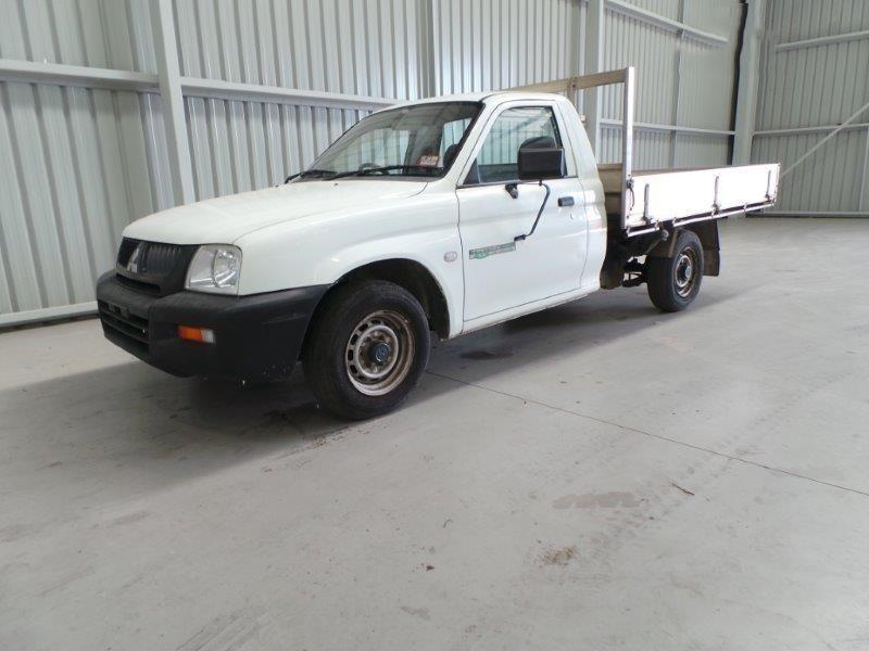 2004 MITSUBISHI TRITON UTE
