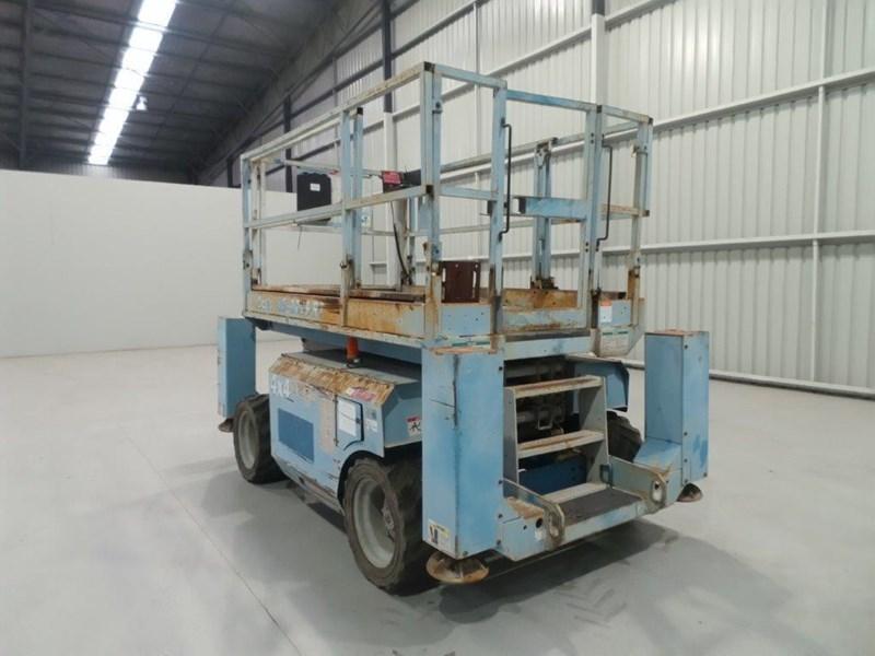 2005 GENIE GS2668RT SCISSOR LIFT