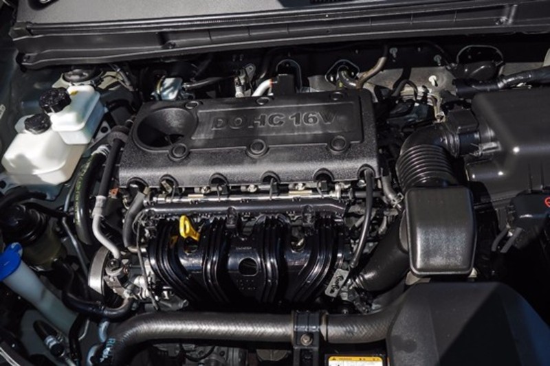 2010 KIA RONDO LX UN
