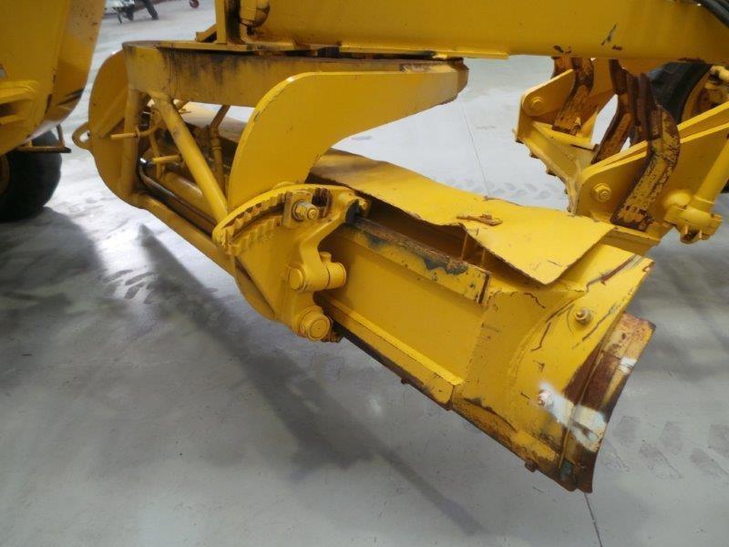 KOMATSU GD355A-1