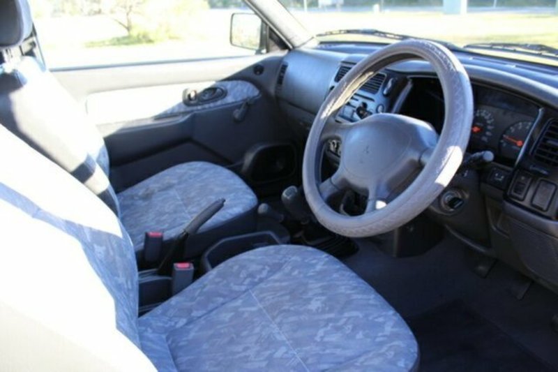 2001 MITSUBISHI TRITON GLX Club Cab MK