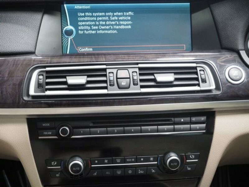 2009 BMW 7 50i F01