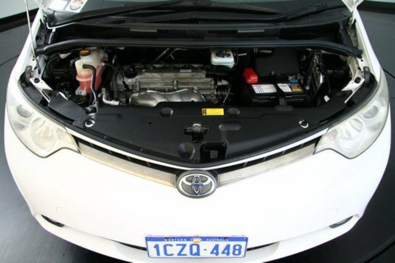 2006 TOYOTA TARAGO GLi ACR50R