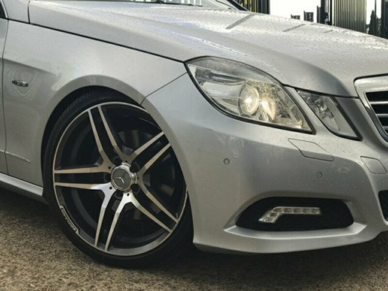 2010 MERCEDES-BENZ E250 CDI W212 BlueEFFICIENCY Avantgarde Sedan 4dr Spts Auto 5sp 2.1DT