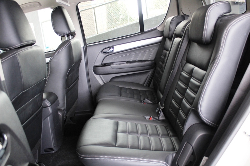 2017 ISUZU MU-X LS-T