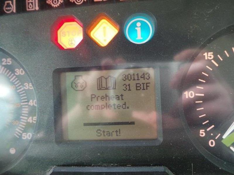 2004 JOHN DEERE 6520 TRACTOR