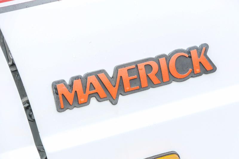 1993 FORD MAVERICK XLT