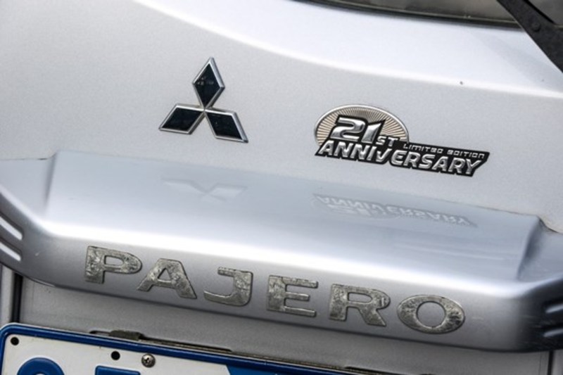 2004 MITSUBISHI PAJERO GLS 21st ANNIVERSARY NP