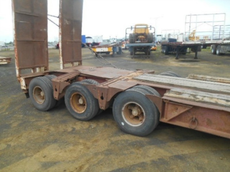 Drake Low LoaderPlatform Semi Trailer