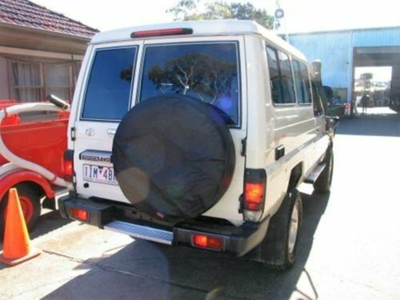 2006 TOYOTA LANDCRUISER RV (4x4) HDJ78R