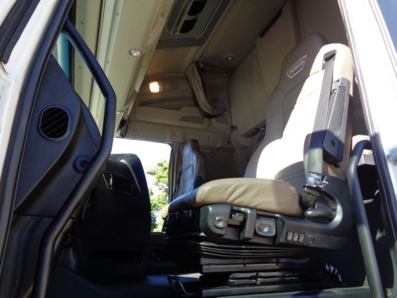 2015 IVECO Stralis 560 E5 Truck