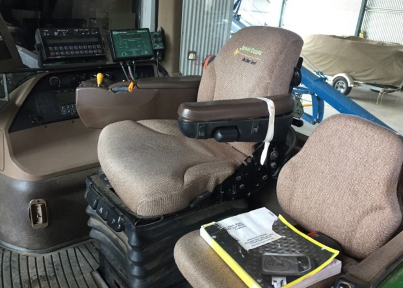 JOHN DEERE 8520 Tractor